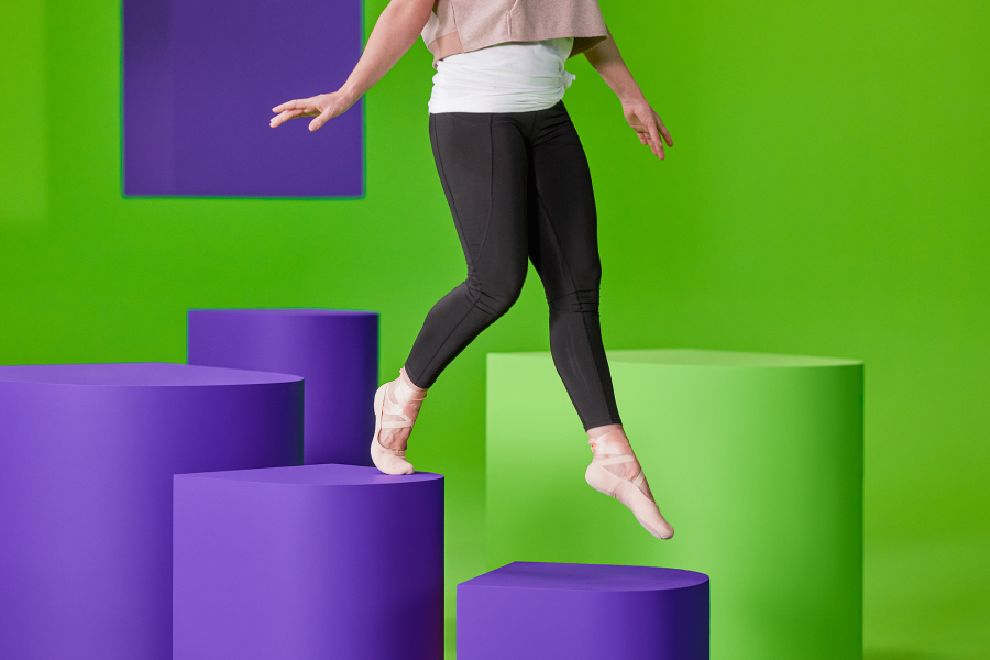 Vrouw loopt naar beneden