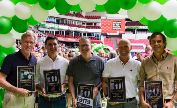 Coen Dillen, Willy, Cocu, Van Nistelrooij. Van Raaij en Guusje Hiddink,
